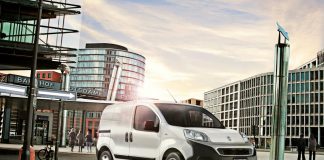 Furgones RAM performance sobresaliente para labores de reparto